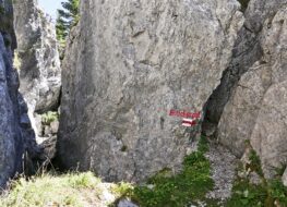013 - wanderweg nur für schlanke menschen
